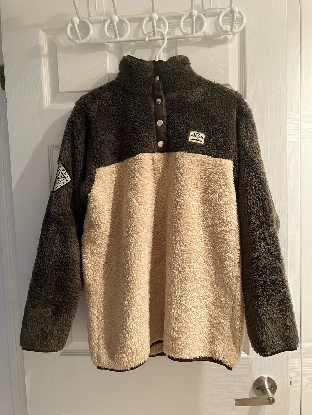 Notice the Reckless Two-Tone Sherpa Pullover Sweater